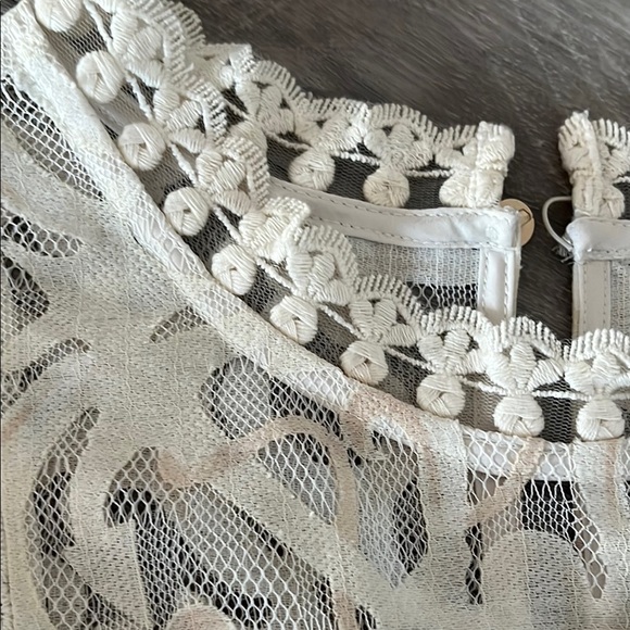 HD in Paris Cream Lace Blouse - Picture 5 of 9